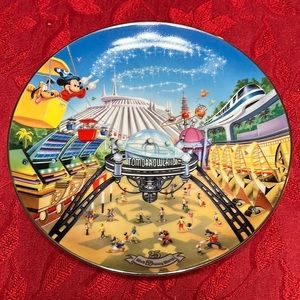 Disney collector plate Tomorrow land.